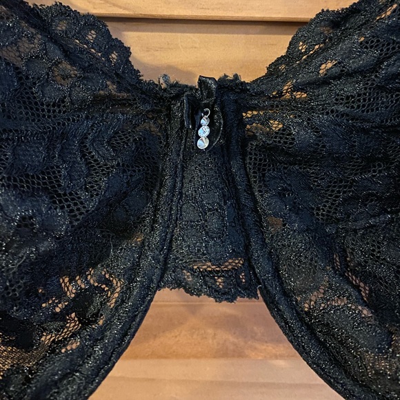 Black Lace Bra - Picture 3 of 4